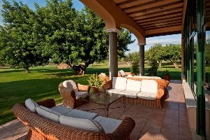 EL COLLEGI SIGNA UN CONVENI AMB HACIENDA SANT JORDI GOLF & RESORT